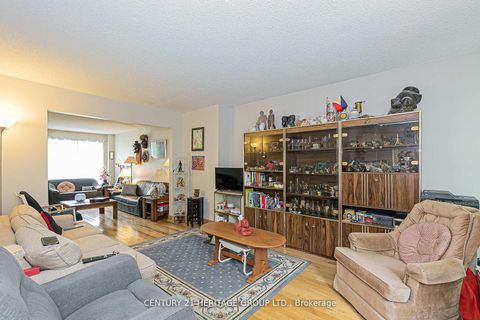 Photo 4 at 261 Badessa Circle, Brownridge, Vaughan