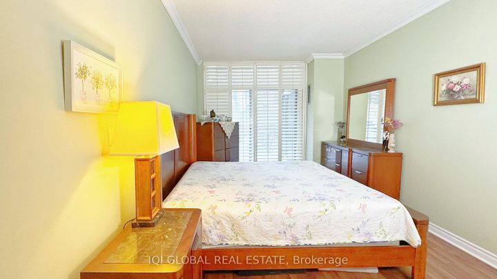 Photo 10 at 109 - 2511 Lakeshore Road W, BR Bronte, Oakville