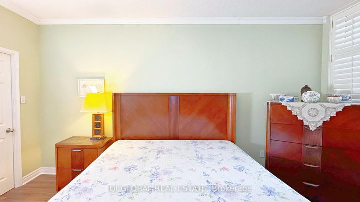 Photo 11 at 109 - 2511 Lakeshore Road W, BR Bronte, Oakville