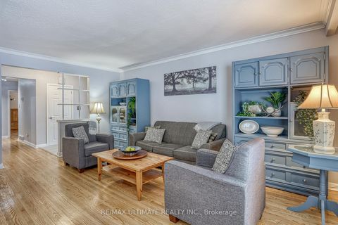 Photo 7 at 7 Chopin Avenue, Ionview, Toronto