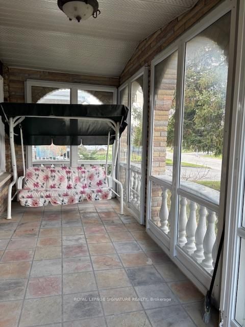 Photo 4 at 1 Brady Crescent, Jane Heights, Toronto