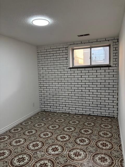 Photo 34 at 1 Brady Crescent, Jane Heights, Toronto