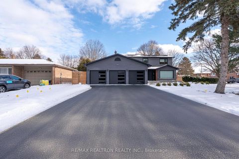 Photo 0 at 1 Rosegarden Crescent, Oak Ridges, Richmond Hill