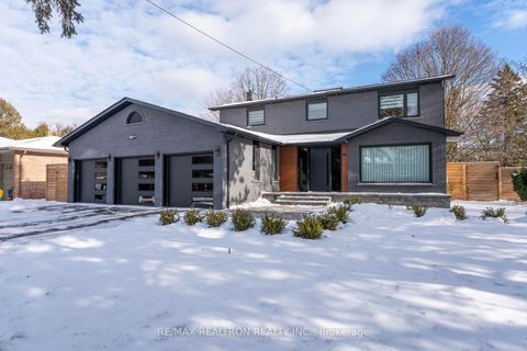 Photo 1 at 1 Rosegarden Crescent, Oak Ridges, Richmond Hill