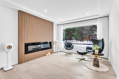 Photo 6 at 1 Rosegarden Crescent, Oak Ridges, Richmond Hill