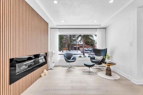 Photo 7 at 1 Rosegarden Crescent, Oak Ridges, Richmond Hill