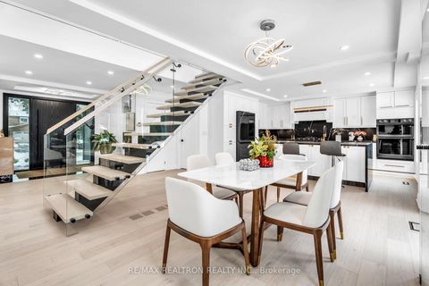 Photo 11 at 1 Rosegarden Crescent, Oak Ridges, Richmond Hill