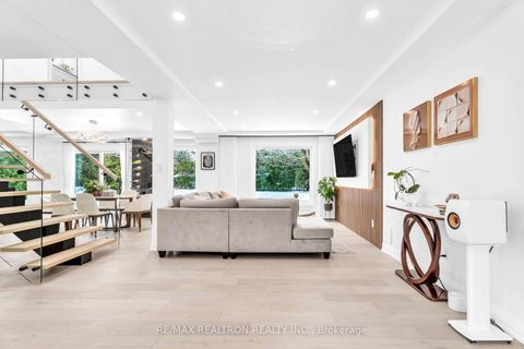 Photo 17 at 1 Rosegarden Crescent, Oak Ridges, Richmond Hill