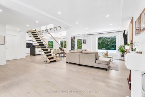 Photo 18 at 1 Rosegarden Crescent, Oak Ridges, Richmond Hill