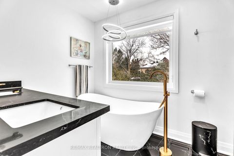 Photo 24 at 1 Rosegarden Crescent, Oak Ridges, Richmond Hill