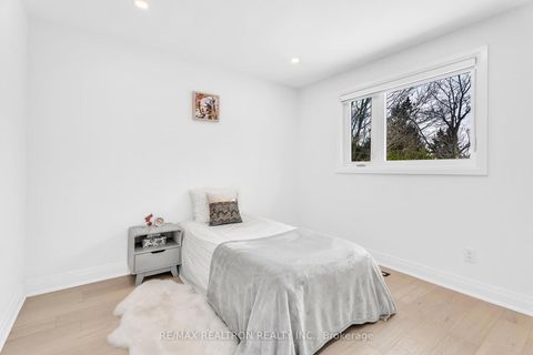 Photo 31 at 1 Rosegarden Crescent, Oak Ridges, Richmond Hill