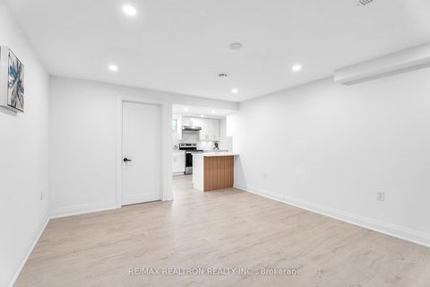 Photo 35 at 1 Rosegarden Crescent, Oak Ridges, Richmond Hill