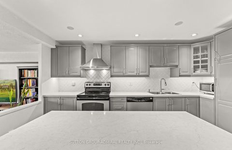 Photo 9 at 1001 - 270 Scarlett Road, Smythe, Toronto