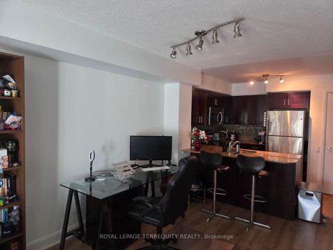 Photo 2 at 1512 - 2181 Yonge Street, Mount Pleasant West, Toronto