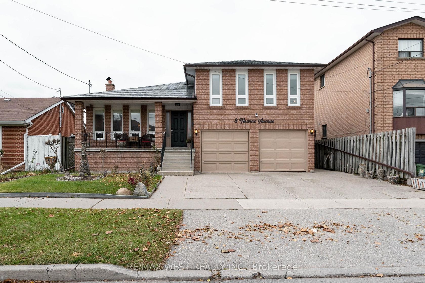 8 Hearne Avenue, Rustic, Toronto 