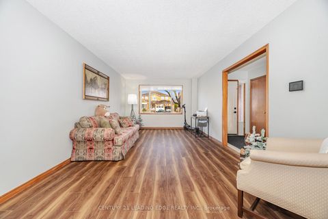 Photo 5 at 260 Old Orchard Circle, WC Wedgewood Creek, Oakville