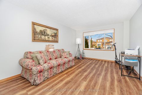 Photo 6 at 260 Old Orchard Circle, WC Wedgewood Creek, Oakville