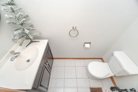 Photo 16 at 260 Old Orchard Circle, WC Wedgewood Creek, Oakville