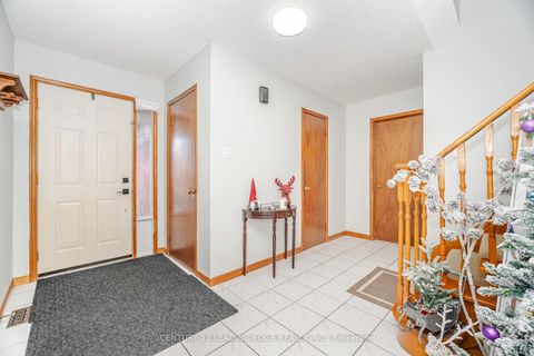 Photo 17 at 260 Old Orchard Circle, WC Wedgewood Creek, Oakville