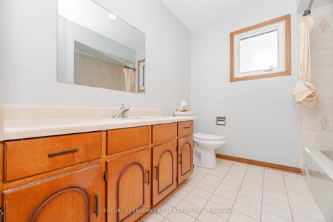 Photo 27 at 260 Old Orchard Circle, WC Wedgewood Creek, Oakville