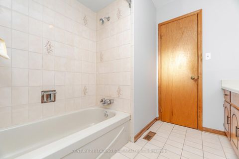 Photo 28 at 260 Old Orchard Circle, WC Wedgewood Creek, Oakville