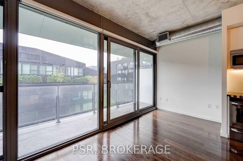 Photo 5 at 617 - 32 Trolley Crescent, Moss Park, Toronto