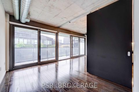 Photo 7 at 617 - 32 Trolley Crescent, Moss Park, Toronto