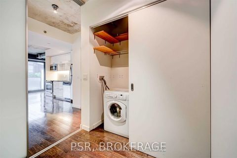 Photo 11 at 617 - 32 Trolley Crescent, Moss Park, Toronto