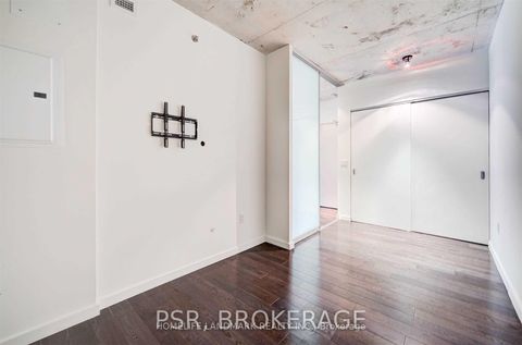 Photo 13 at 617 - 32 Trolley Crescent, Moss Park, Toronto