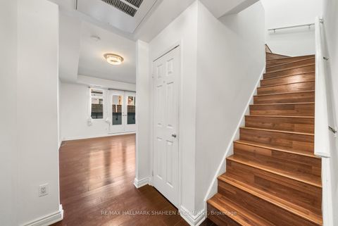 Photo 5 at 331 - 500 Richmond Street W, Waterfront Communities C1, Toronto