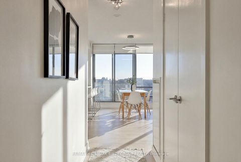 Photo 8 at 1704 - 438 King Street W, Waterfront Communities C1, Toronto