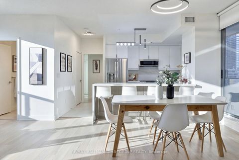 Photo 10 at 1704 - 438 King Street W, Waterfront Communities C1, Toronto