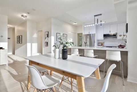 Photo 12 at 1704 - 438 King Street W, Waterfront Communities C1, Toronto