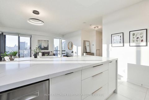 Photo 13 at 1704 - 438 King Street W, Waterfront Communities C1, Toronto
