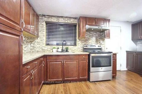 Photo 11 at 7-13 - 13 Lotherton Pathway, Glen Park, Toronto