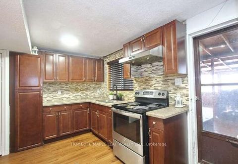 Photo 13 at 7-13 - 13 Lotherton Pathway, Glen Park, Toronto