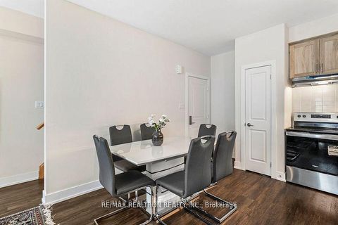 Photo 4 at 12 - 8 Sayers Lane, Oak Ridges, Richmond Hill