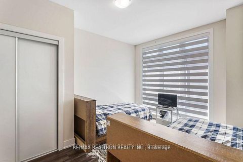 Photo 15 at 12 - 8 Sayers Lane, Oak Ridges, Richmond Hill