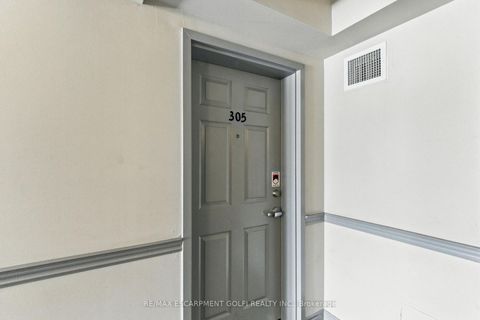 Photo 2 at 305 - 1490 Bishops Gate, GA Glen Abbey, Oakville