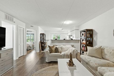 Photo 4 at 305 - 1490 Bishops Gate, GA Glen Abbey, Oakville