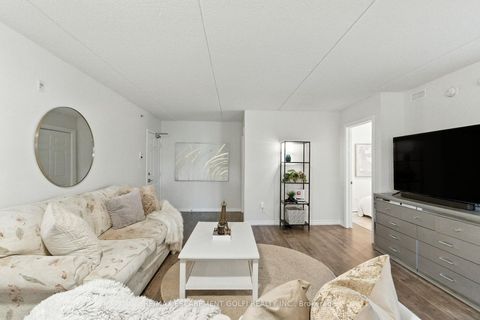 Photo 7 at 305 - 1490 Bishops Gate, GA Glen Abbey, Oakville