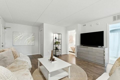 Photo 8 at 305 - 1490 Bishops Gate, GA Glen Abbey, Oakville