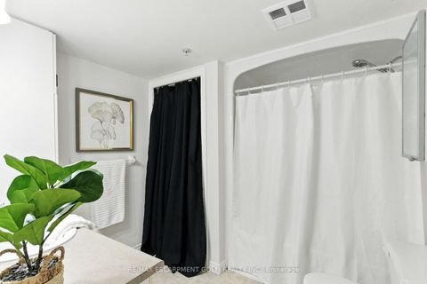 Photo 19 at 305 - 1490 Bishops Gate, GA Glen Abbey, Oakville