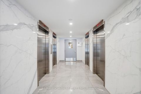 Photo 2 at 206 - 10 Edgecliff Golfway, Flemingdon Park, Toronto