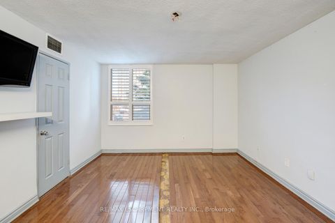 Photo 15 at 206 - 10 Edgecliff Golfway, Flemingdon Park, Toronto