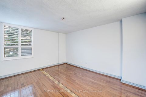 Photo 16 at 206 - 10 Edgecliff Golfway, Flemingdon Park, Toronto