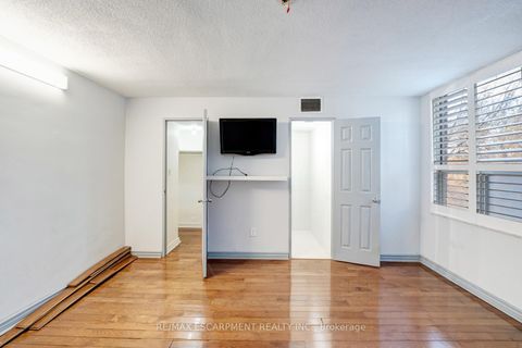 Photo 17 at 206 - 10 Edgecliff Golfway, Flemingdon Park, Toronto