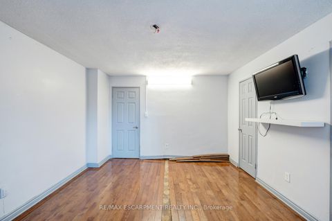 Photo 18 at 206 - 10 Edgecliff Golfway, Flemingdon Park, Toronto