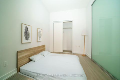 Photo 9 at 814 - 33 Helendale Avenue, Eglinton, Toronto