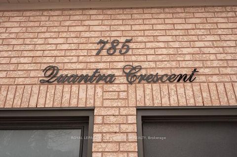 Photo 2 at 785 Quantra Crescent, Wyndham, Newmarket